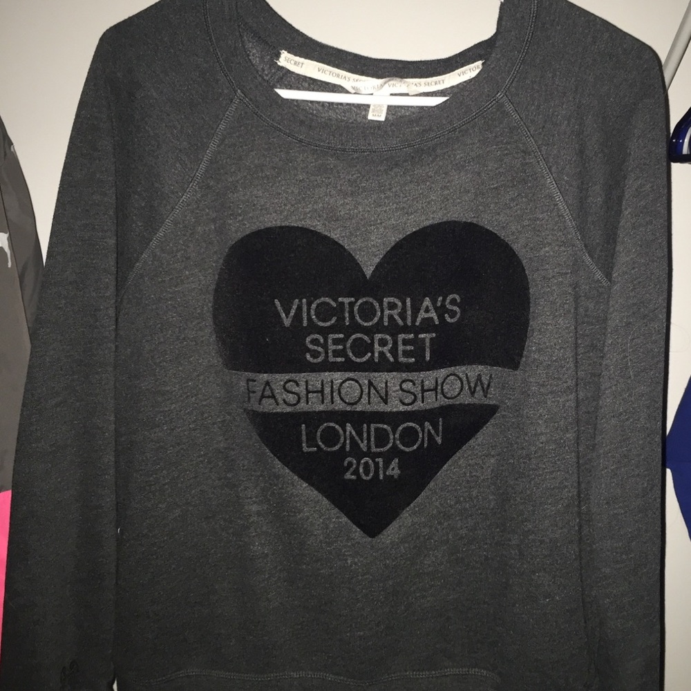 EXCLUSIVE Victoria Secret Fashion Show Sweater